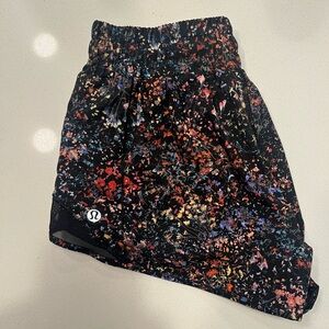 Lululemon Hotty Hot Shorts 2.5” Unlined